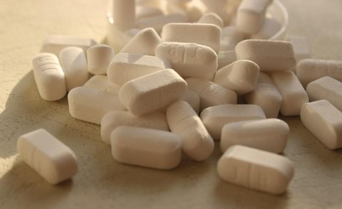 鈣片什么時(shí)候吃最好？鈣片的正確服用方法和時(shí)間