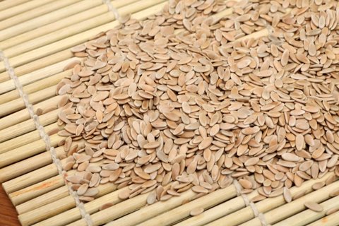 香瓜的籽可以吃嗎有毒嗎？香瓜籽功效和作用禁忌