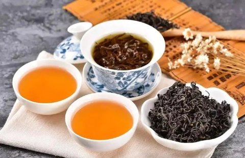 白茶和紅茶有什么區(qū)別？白茶和紅茶的區(qū)別功效與作用