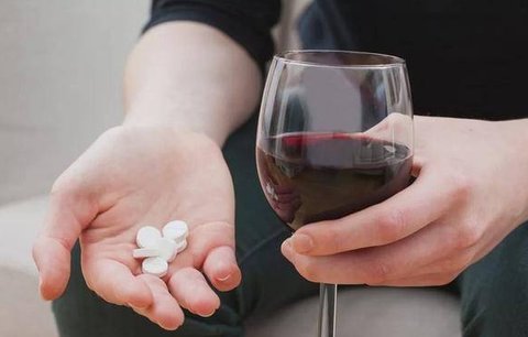 頭孢超過24小時(shí)可以喝酒嗎？喝酒之后多久才能吃頭孢？