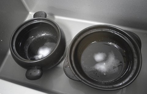 砂鍋第一次使用要注意什么？新砂鍋首次使用注意事項(xiàng)