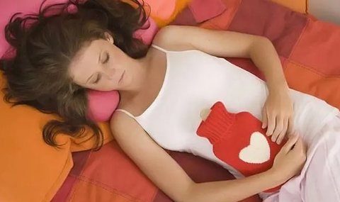 一般月經(jīng)前幾天會腰酸脹痛正常嗎？月經(jīng)前的正常反應(yīng)