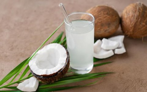 孕婦喝椰子水有什么好處？椰子水對(duì)孕婦的功效與作用