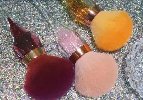 長期化妝產(chǎn)生的粉塵會導(dǎo)致肺結(jié)節(jié)嗎？化妝品安全與健康探討