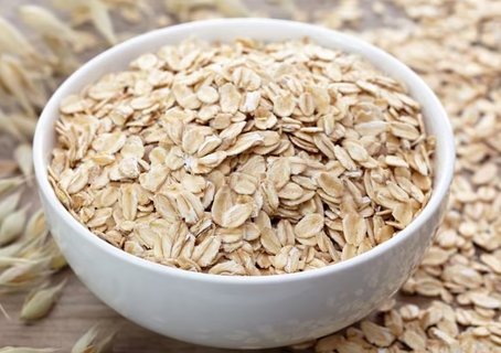 睡前餓了真正推薦吃的食物：健康宵夜的選擇指南