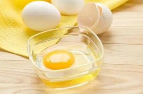 雞蛋清和雞蛋黃哪個(gè)營(yíng)養(yǎng)價(jià)值高？雞蛋清和雞蛋黃的營(yíng)養(yǎng)區(qū)別