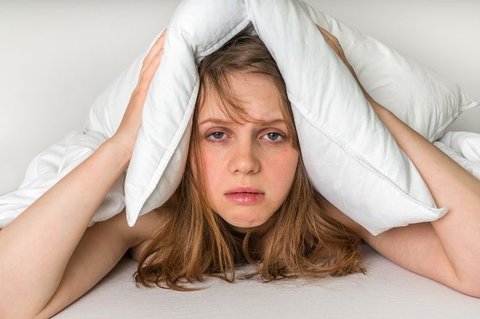 失眠為什么建議把腳露外面？睡覺把腳放外面的好處