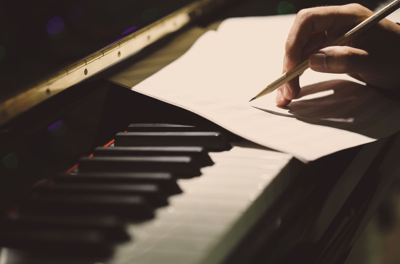 聽(tīng)音樂(lè)真的對(duì)人有好處嗎？音樂(lè)對(duì)人的影響